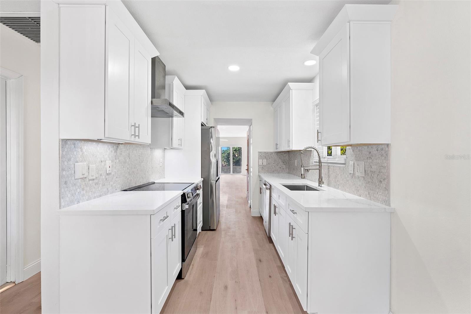 Image 23 of 30 For 4448 Marine Parkway