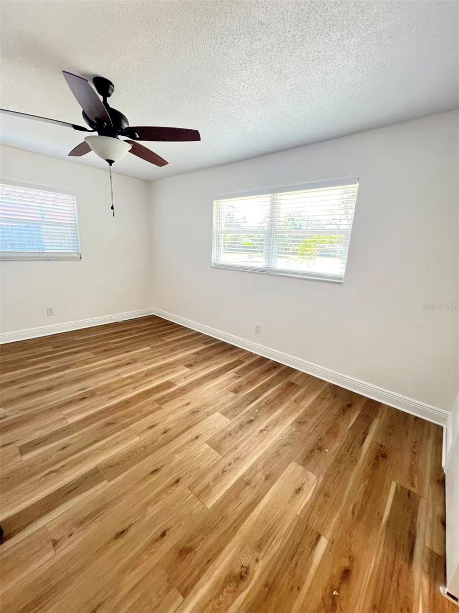 Image 11 of 14 For 11093 54th Avenue N