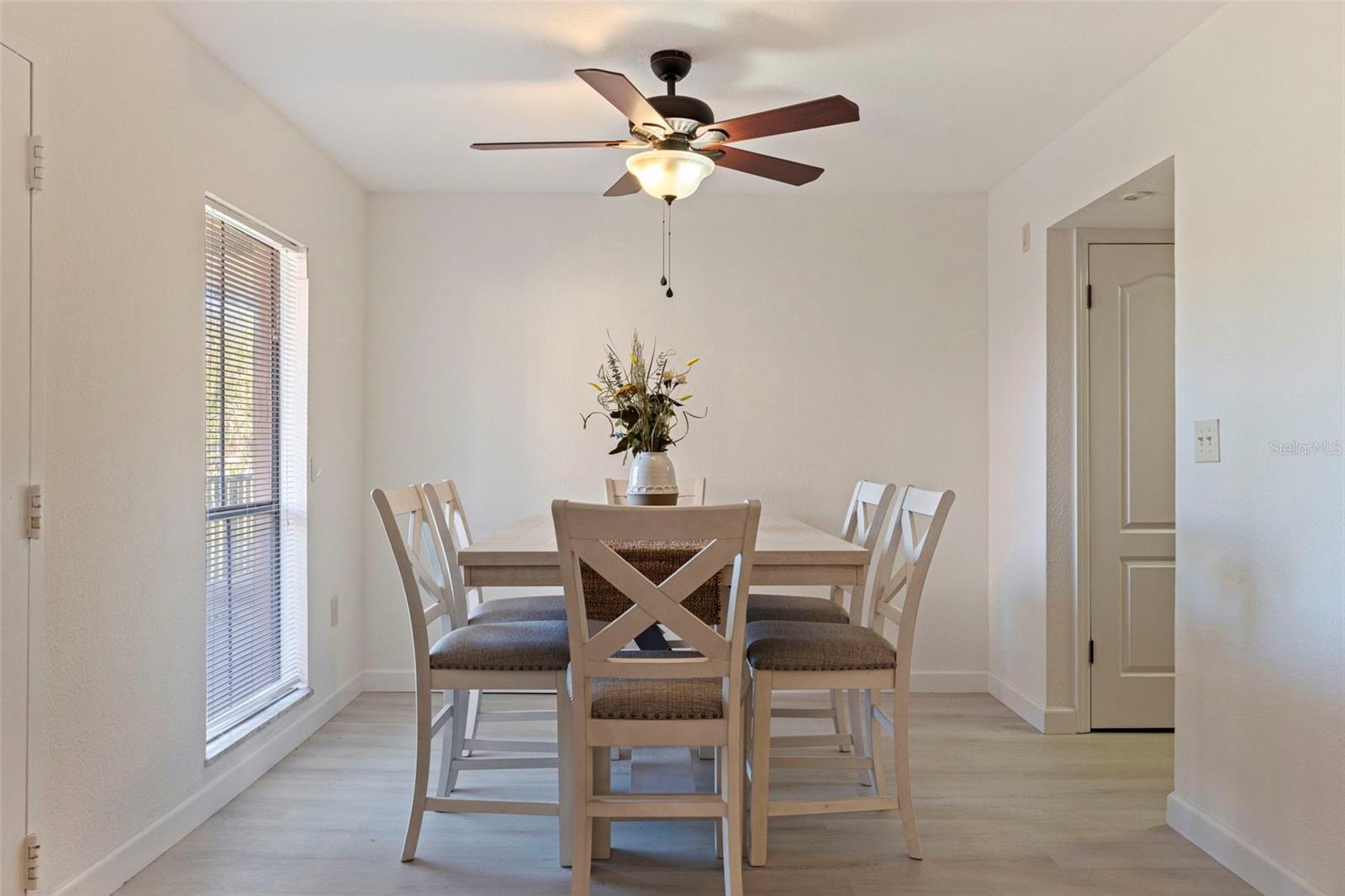 Image 10 of 29 For 8911 Blind Pass Road 319