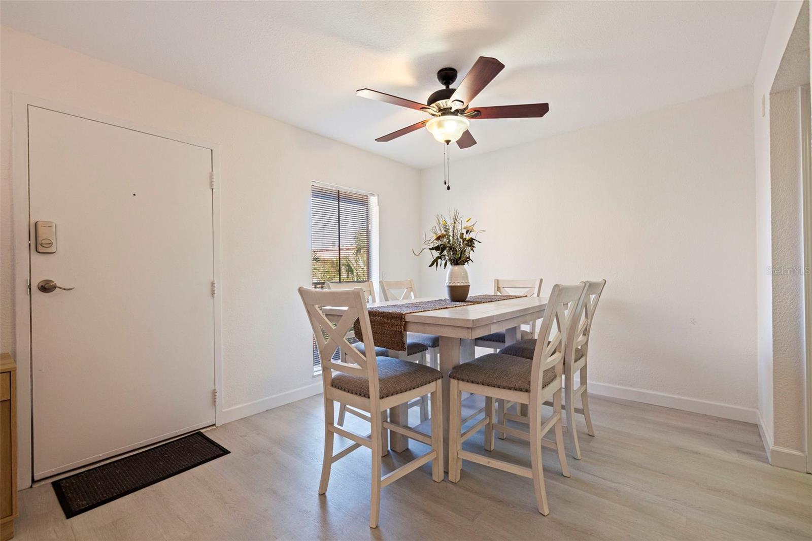 Image 11 of 29 For 8911 Blind Pass Road 319