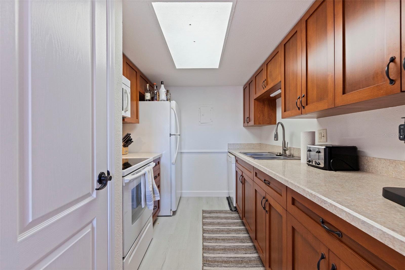 Image 13 of 29 For 8911 Blind Pass Road 319