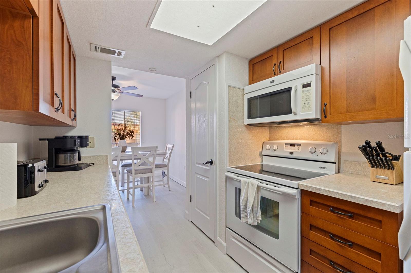 Image 15 of 29 For 8911 Blind Pass Road 319