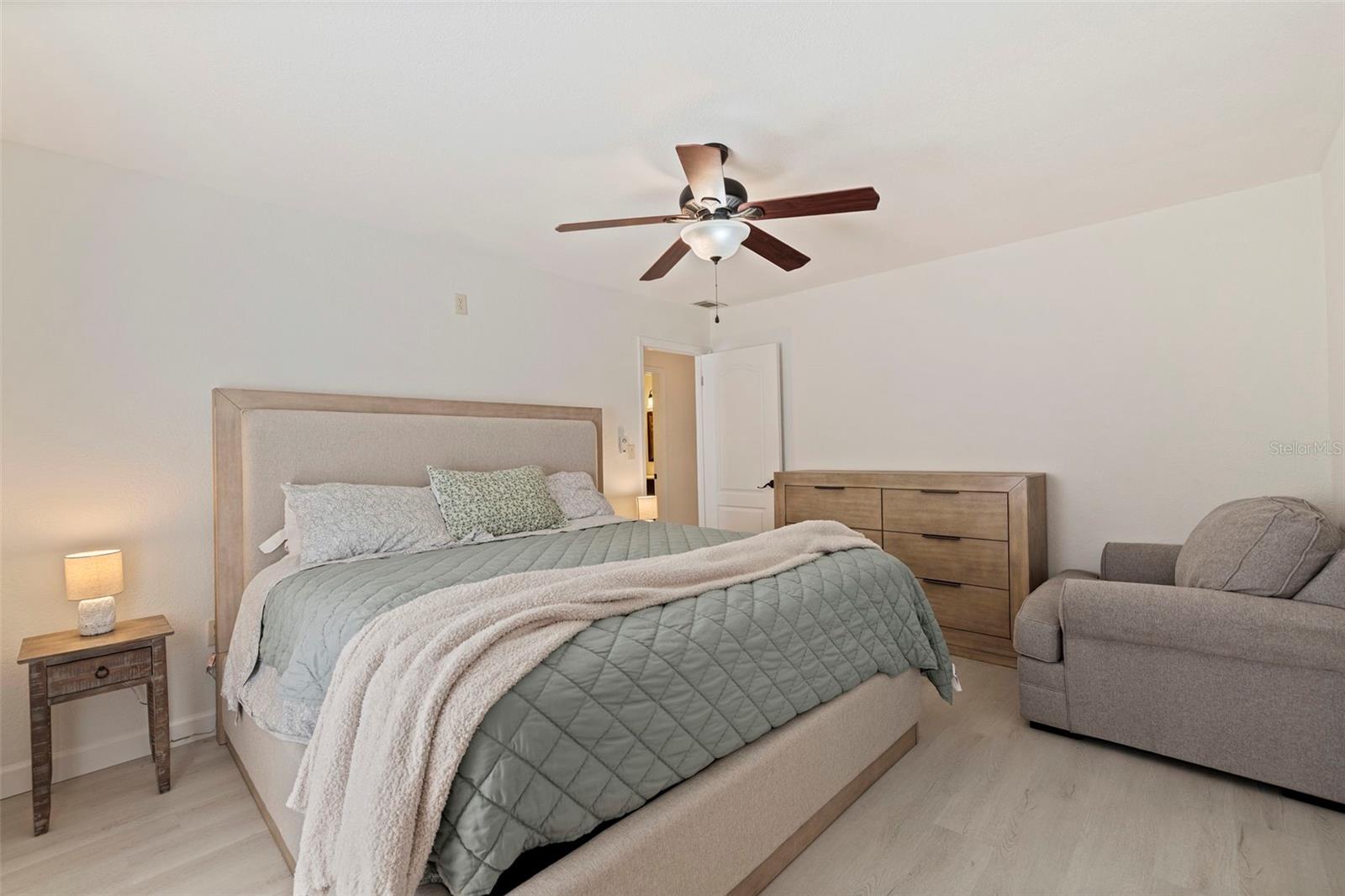 Image 18 of 29 For 8911 Blind Pass Road 319