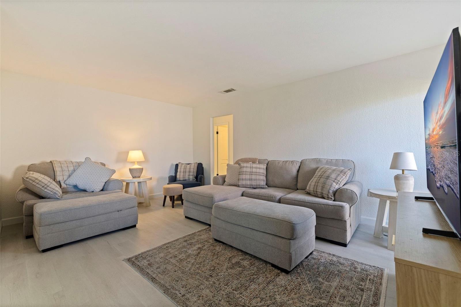 Image 6 of 29 For 8911 Blind Pass Road 319