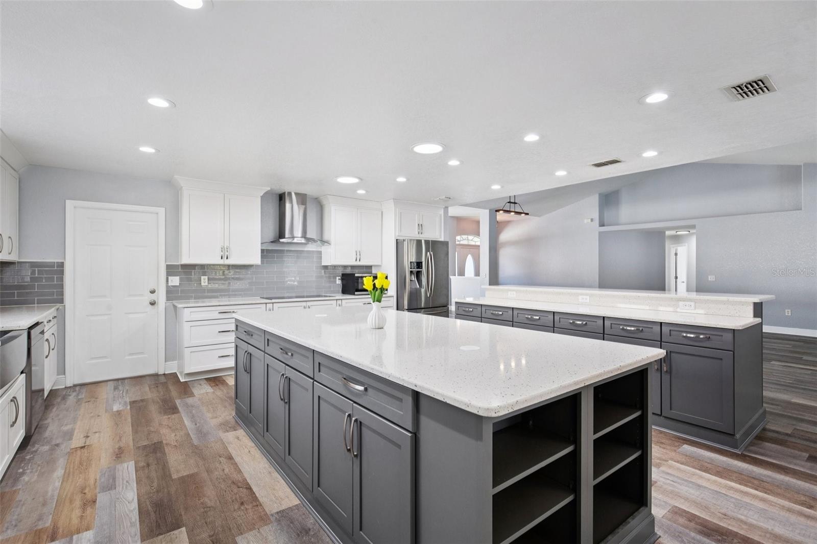 Image 13 of 59 For 70 Grass Street