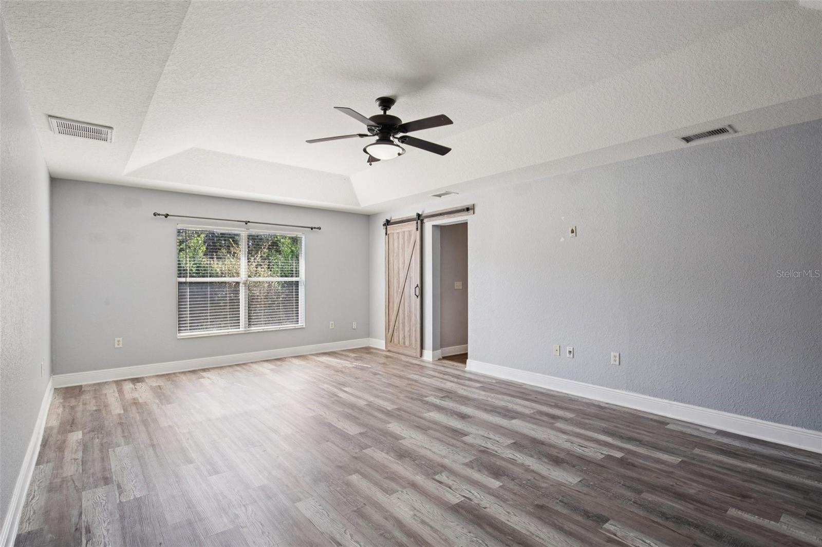 Image 21 of 59 For 70 Grass Street