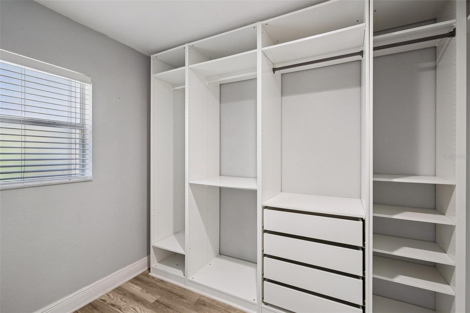 Image 23 of 59 For 70 Grass Street