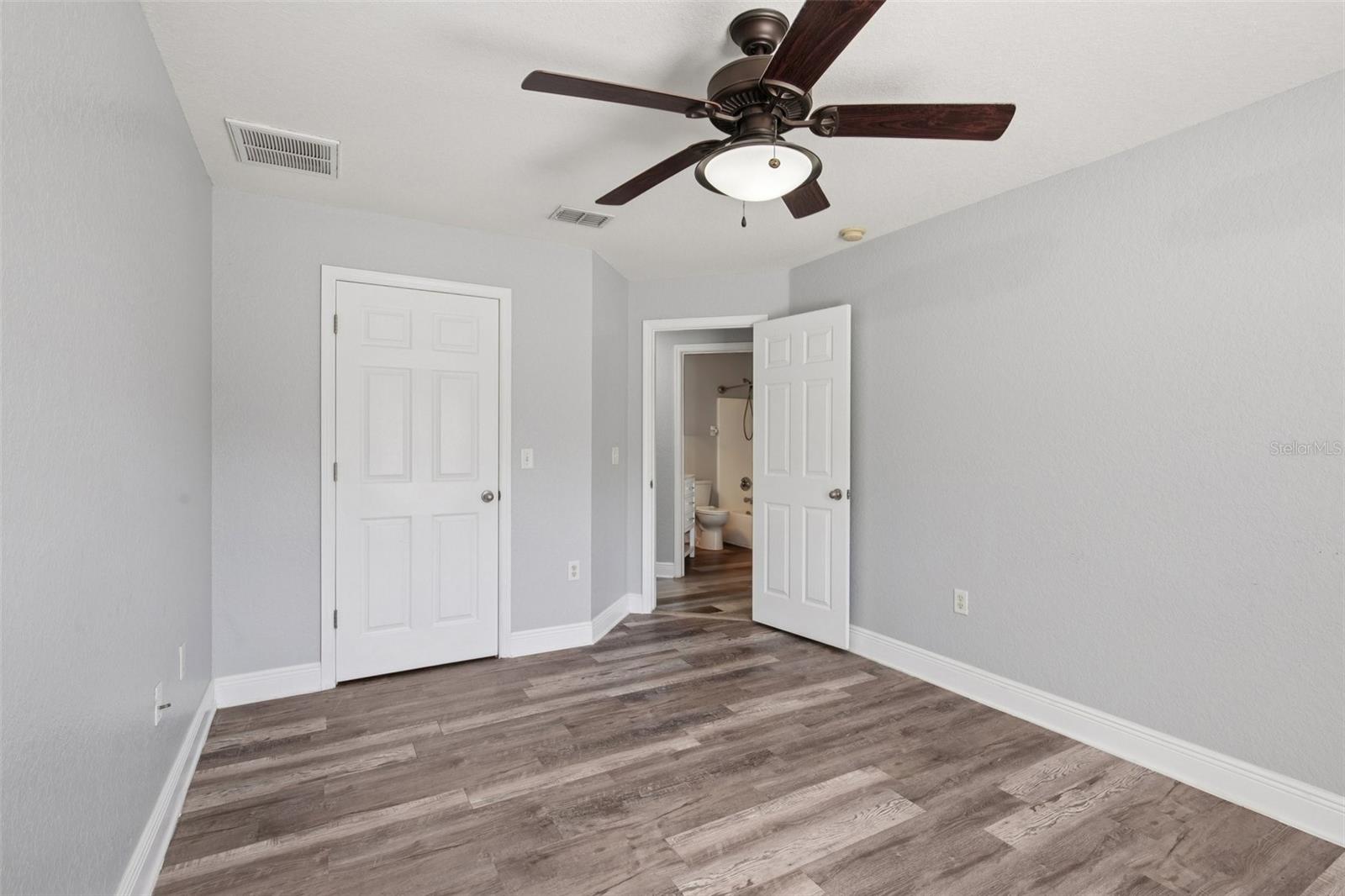 Image 27 of 59 For 70 Grass Street