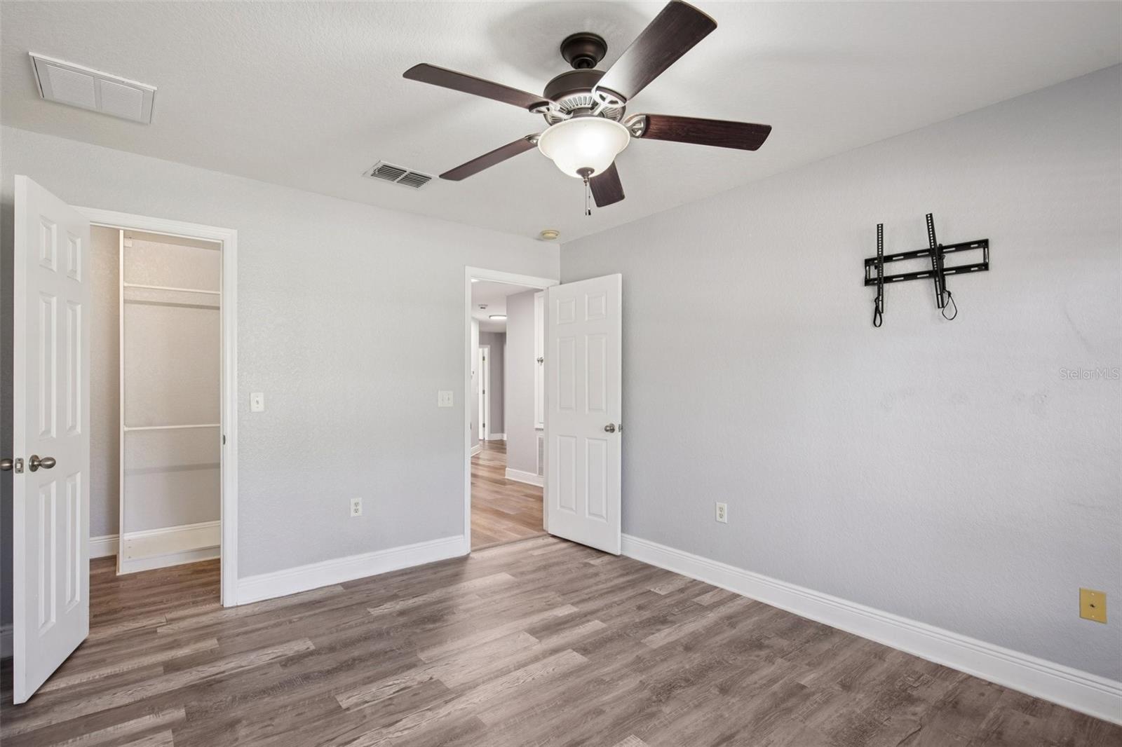 Image 32 of 59 For 70 Grass Street