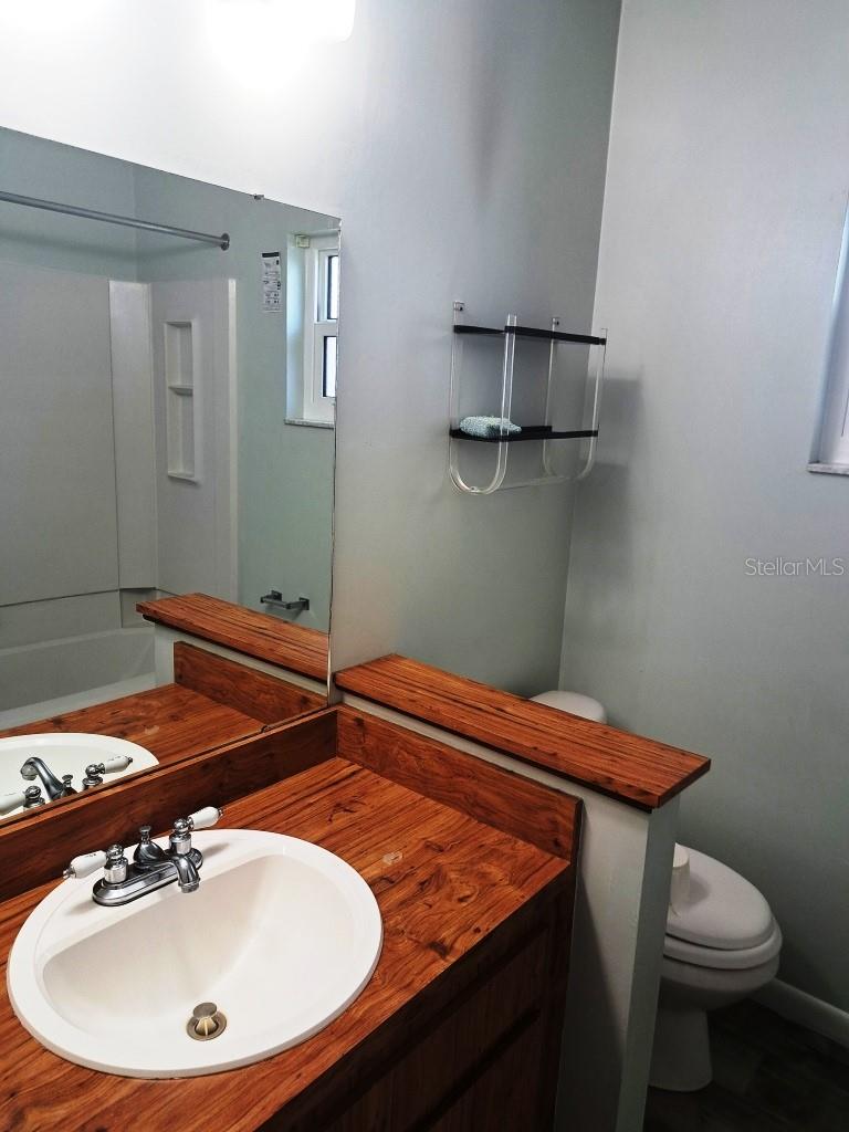 Image 12 of 20 For 12504 Palmdale Court