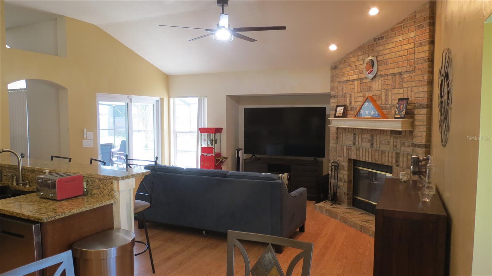 Image 15 of 34 For 3805 Scovill Lane