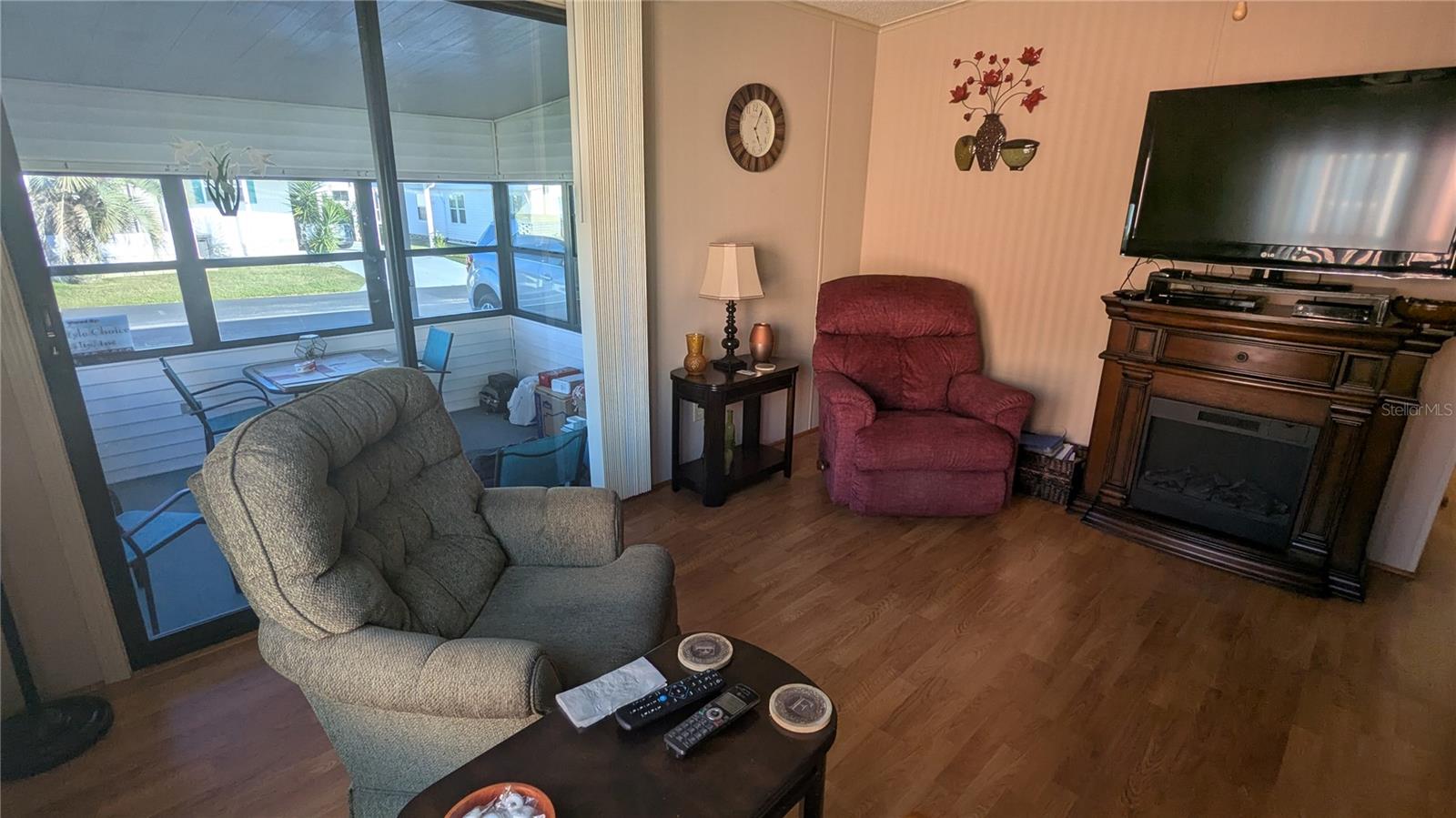 Image 11 of 16 For 7117 El Rancho Way 367