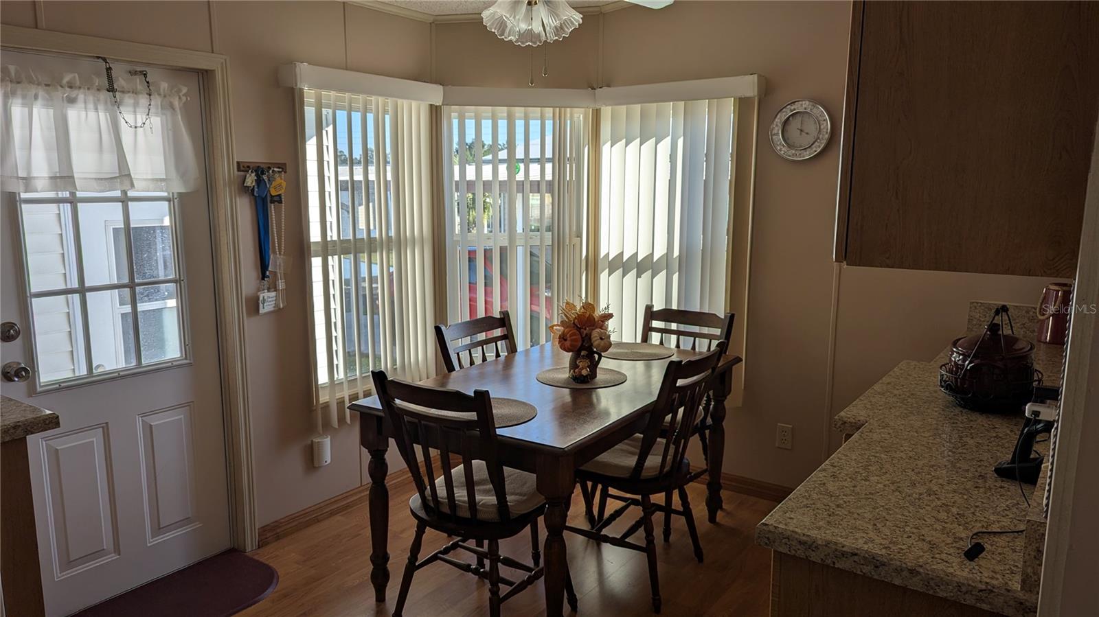 Image 3 of 16 For 7117 El Rancho Way 367