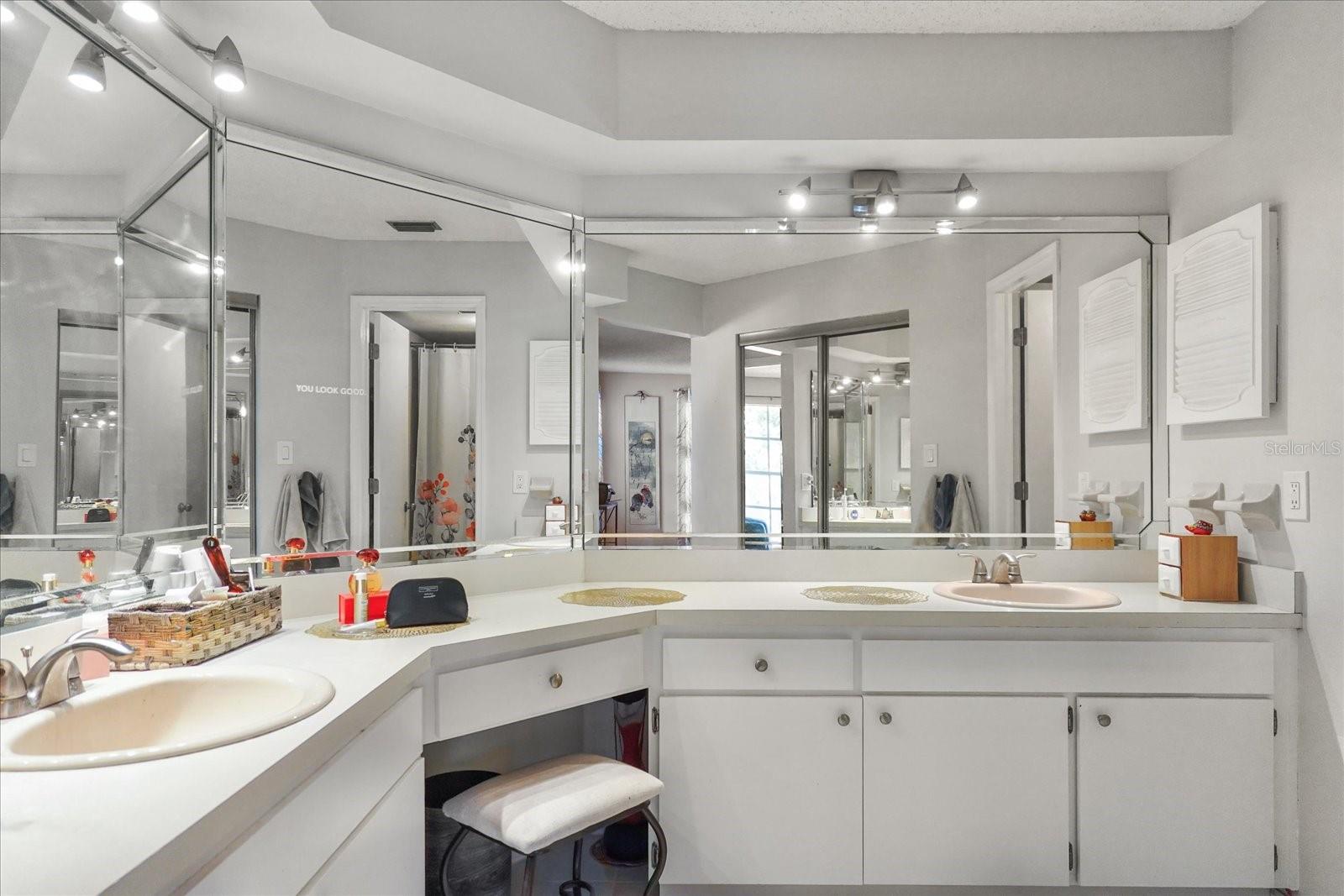 Image 15 of 27 For 6826 Stones Throw Circle N 11206