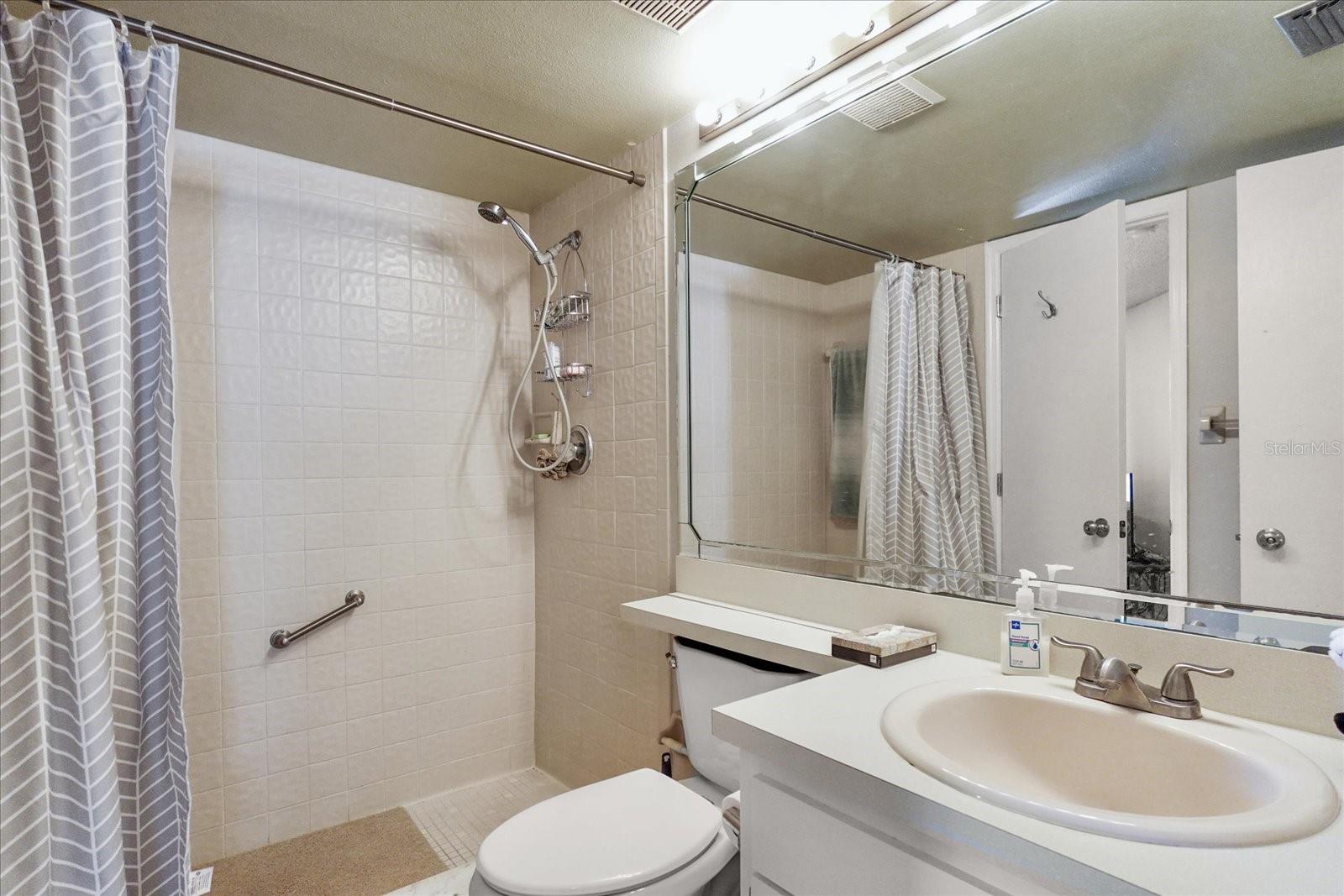 Image 24 of 27 For 6826 Stones Throw Circle N 11206