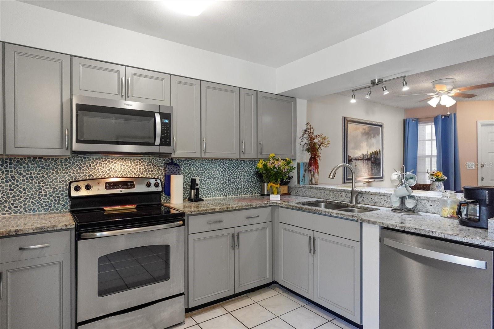 Image 6 of 27 For 6826 Stones Throw Circle N 11206