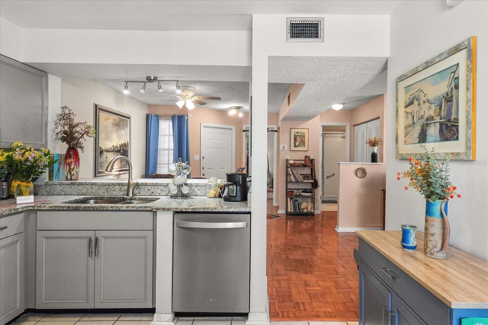 Image 9 of 27 For 6826 Stones Throw Circle N 11206