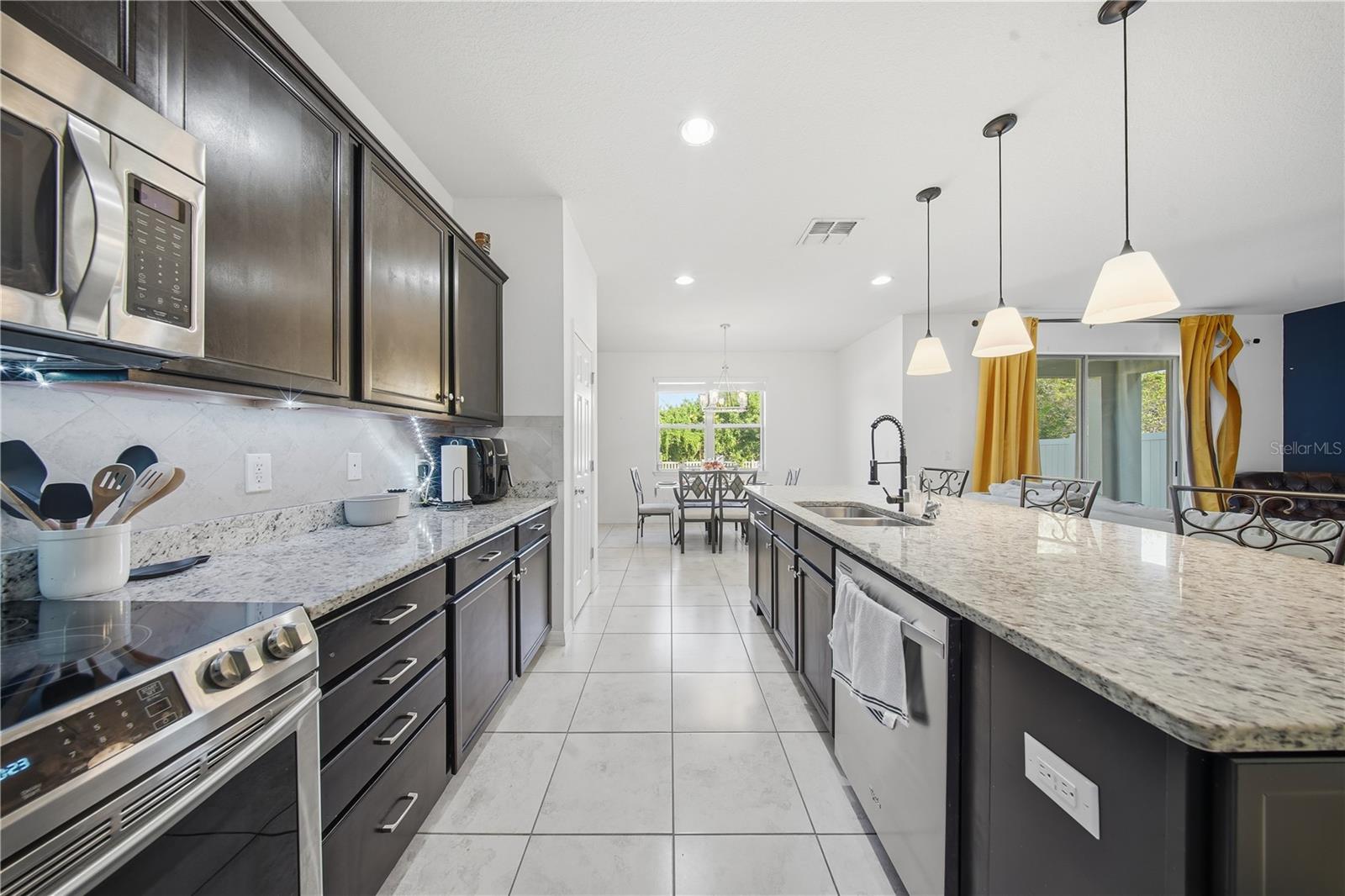 Image 12 of 36 For 1528 Gadsden Point Place