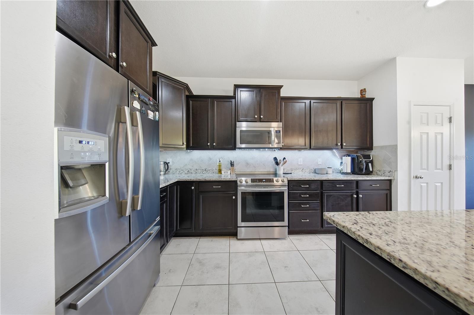 Image 14 of 36 For 1528 Gadsden Point Place