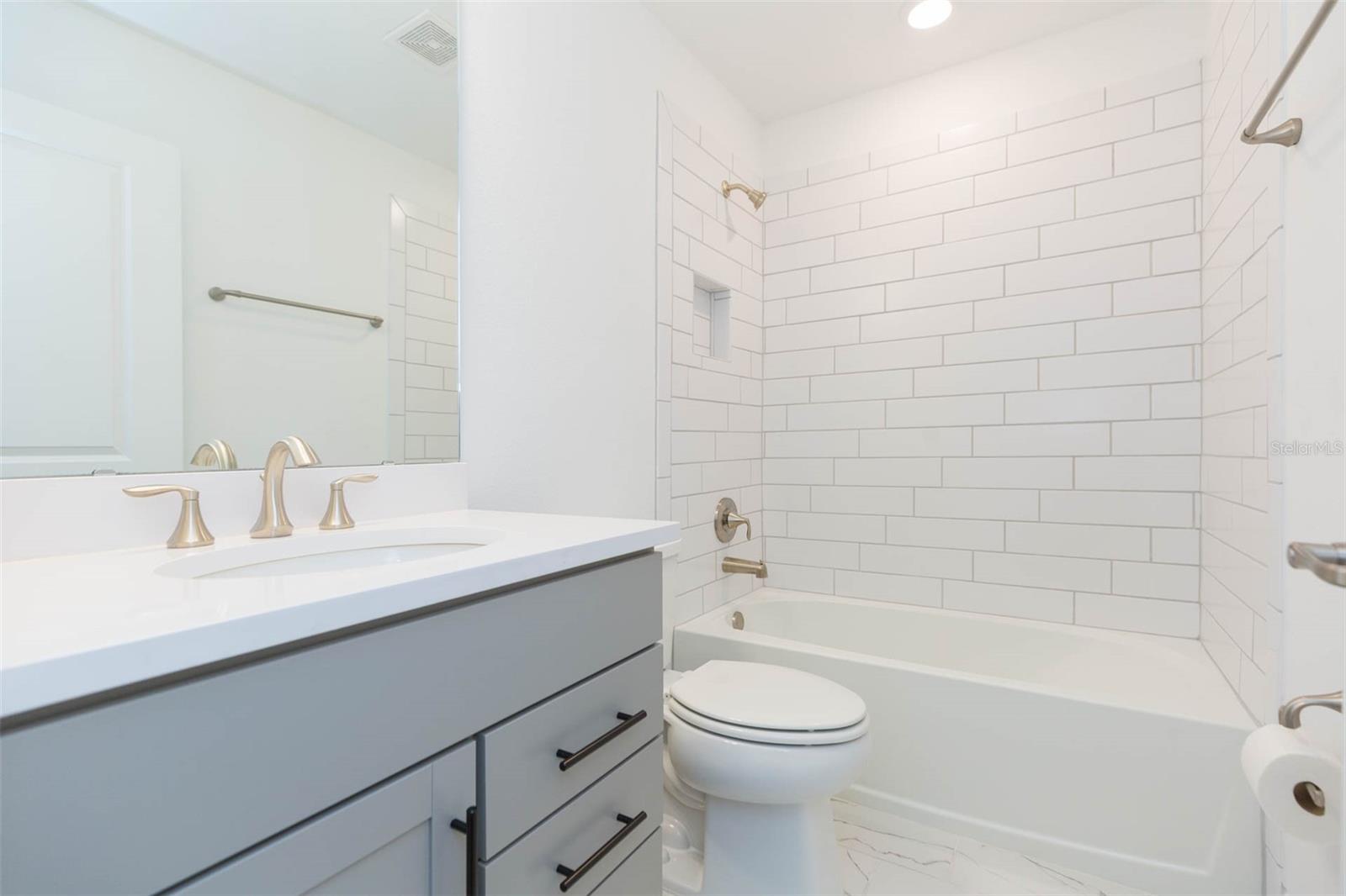 Image 19 of 29 For 9503 Ibis Grove Boulevard