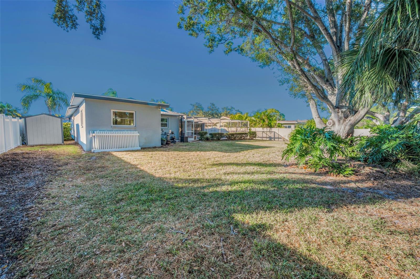 Image 23 of 27 For 8793 Merrimoor Boulevard E