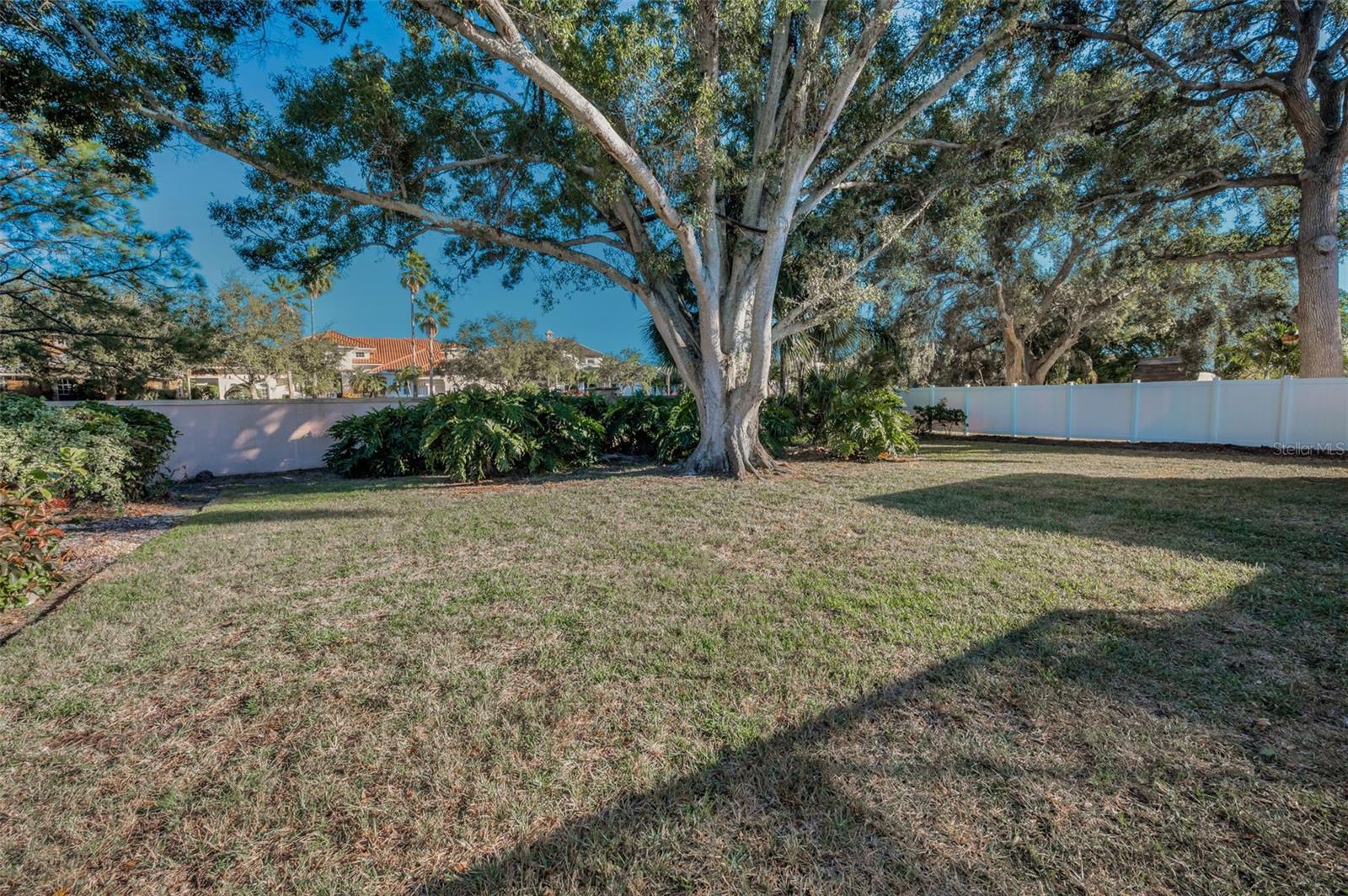 Image 24 of 27 For 8793 Merrimoor Boulevard E