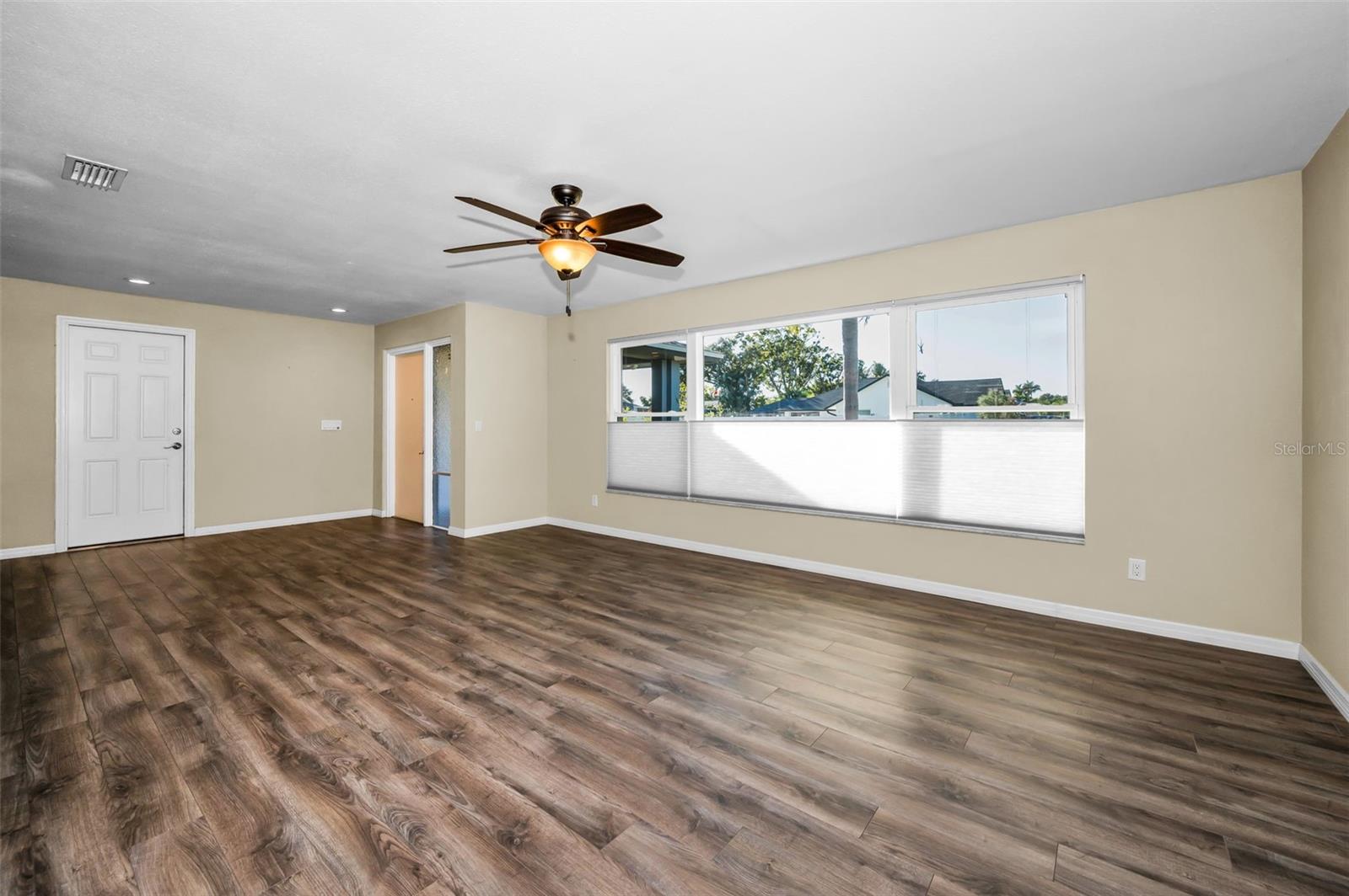 Image 4 of 27 For 8793 Merrimoor Boulevard E