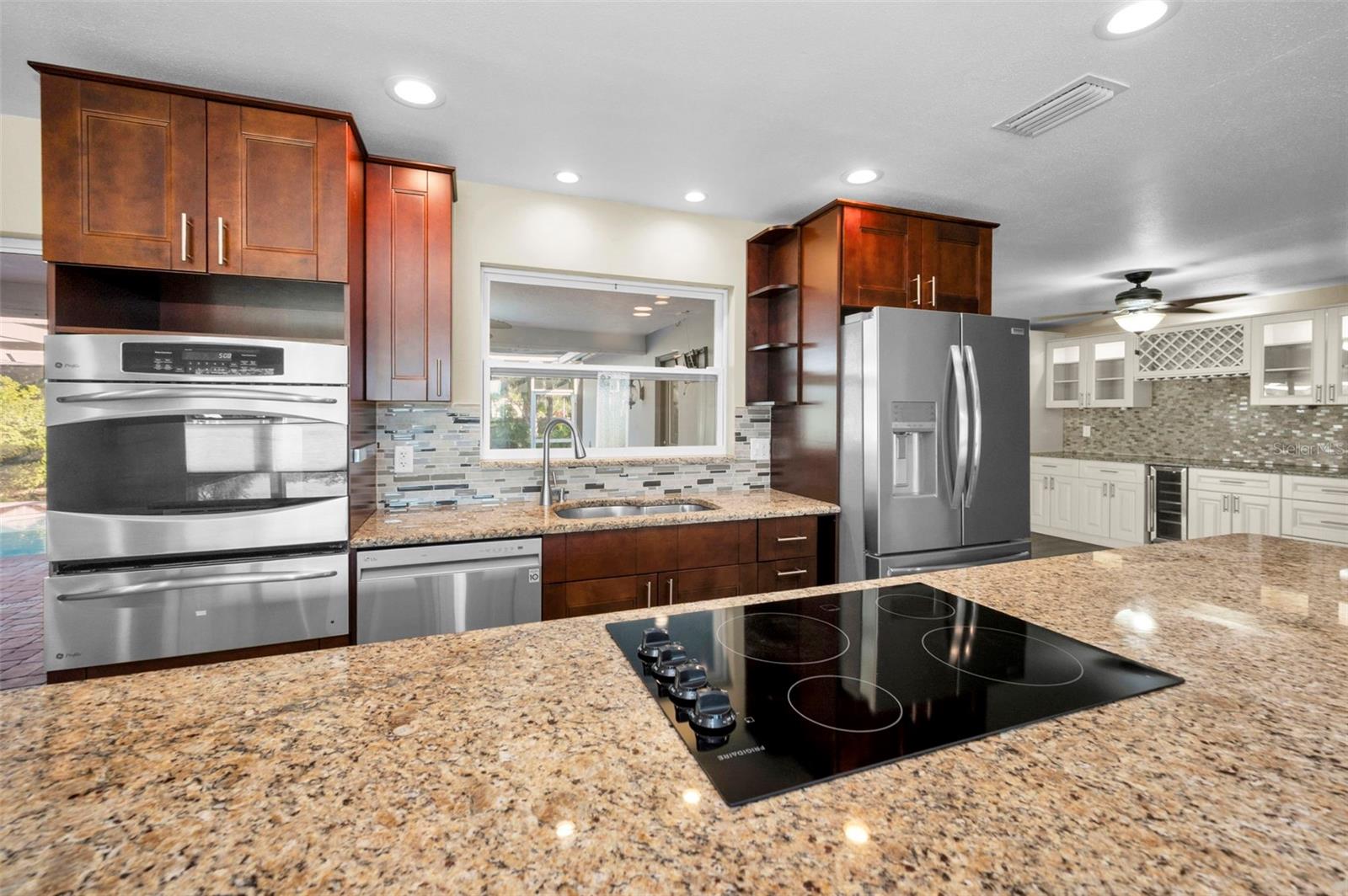 Image 6 of 27 For 8793 Merrimoor Boulevard E