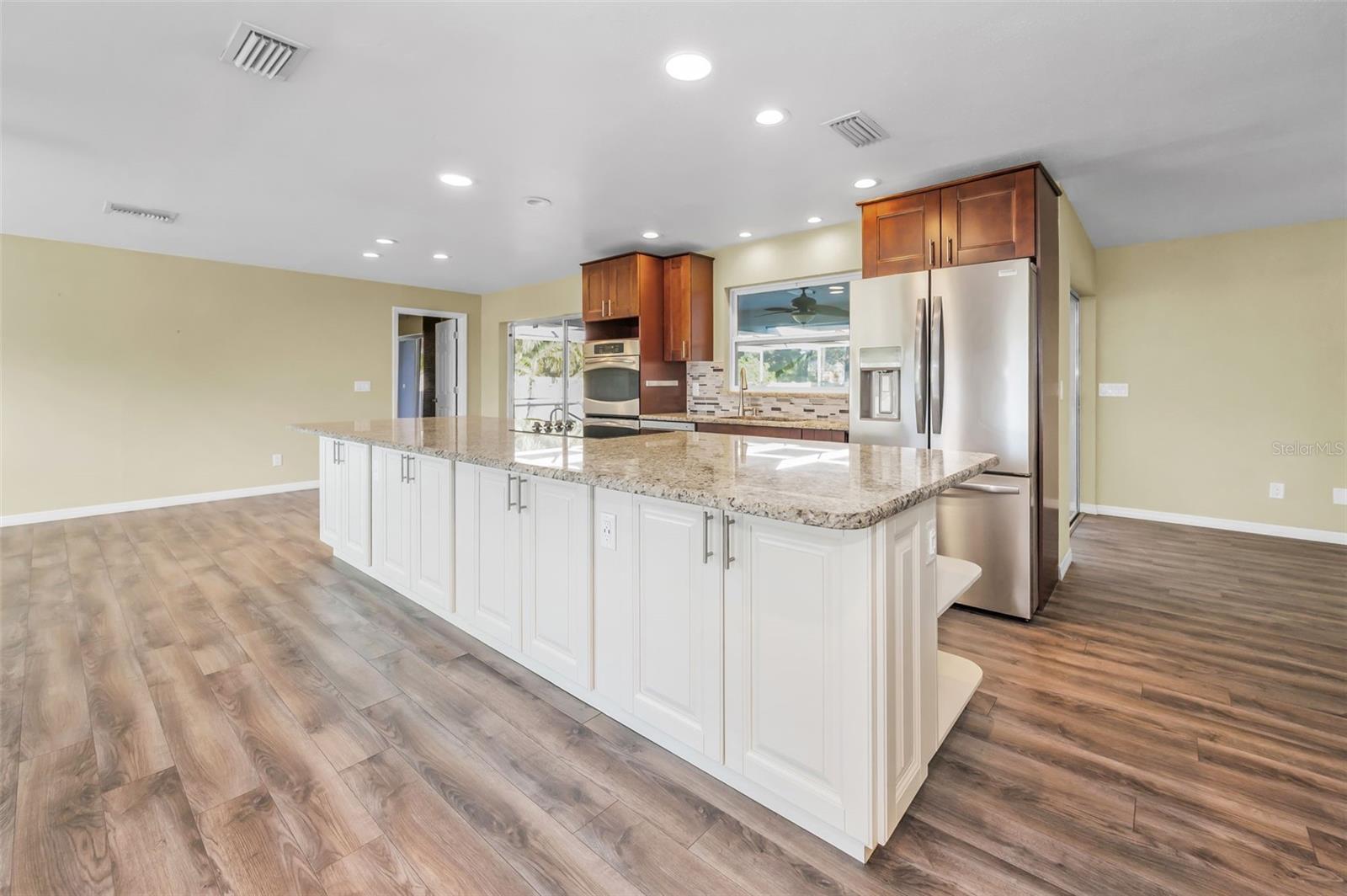 Image 8 of 27 For 8793 Merrimoor Boulevard E