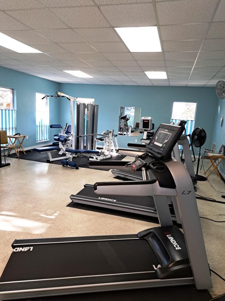 Image 18 of 23 For 2005 Greenbriar Boulevard 1