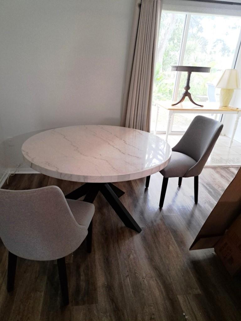 Image 8 of 23 For 2005 Greenbriar Boulevard 1