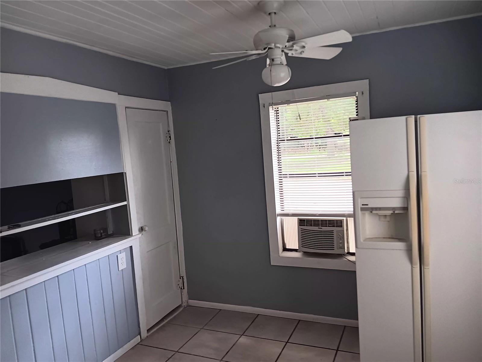 Image 24 of 27 For 374 3rd Street Nw