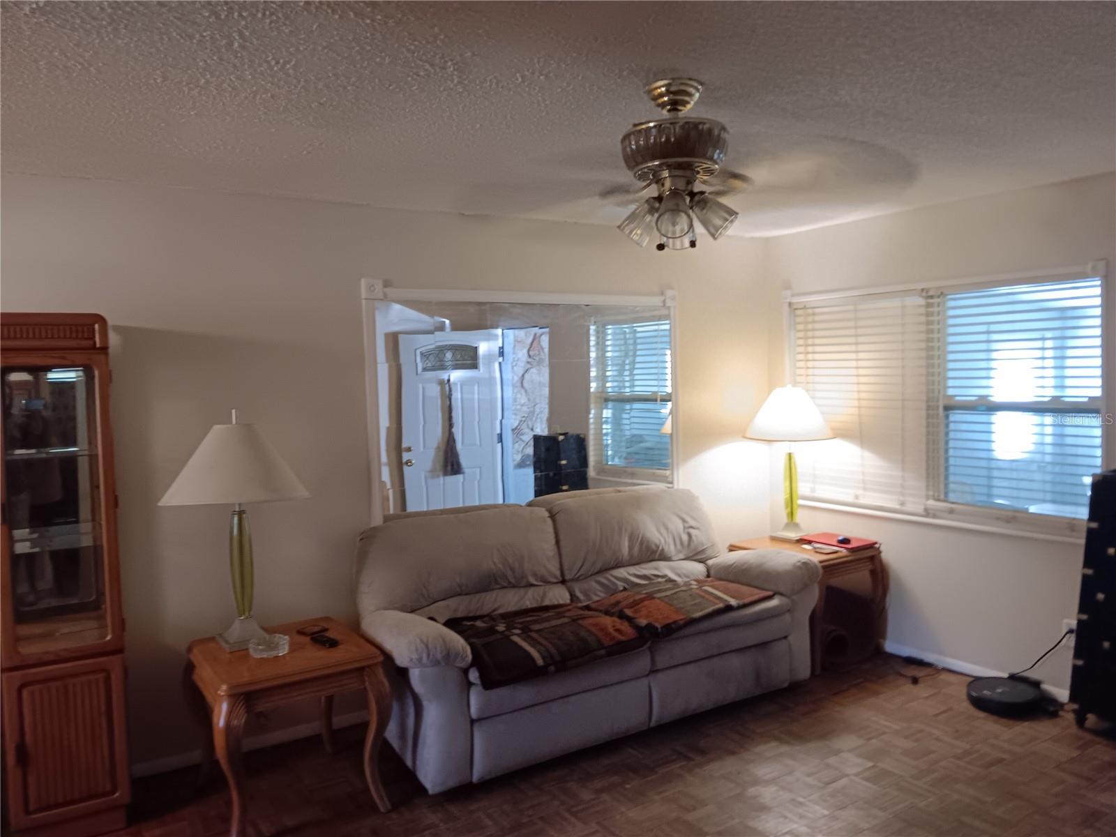 Image 9 of 27 For 374 3rd Street Nw