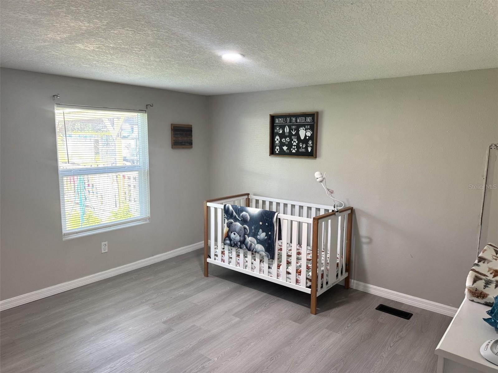 Image 18 of 37 For 26042 Glenwood Drive