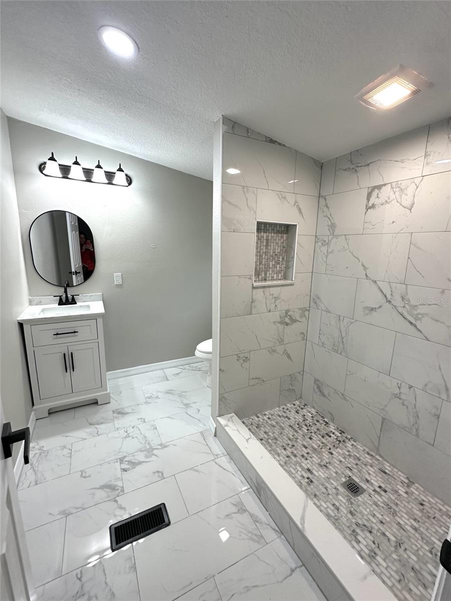 Image 20 of 37 For 26042 Glenwood Drive