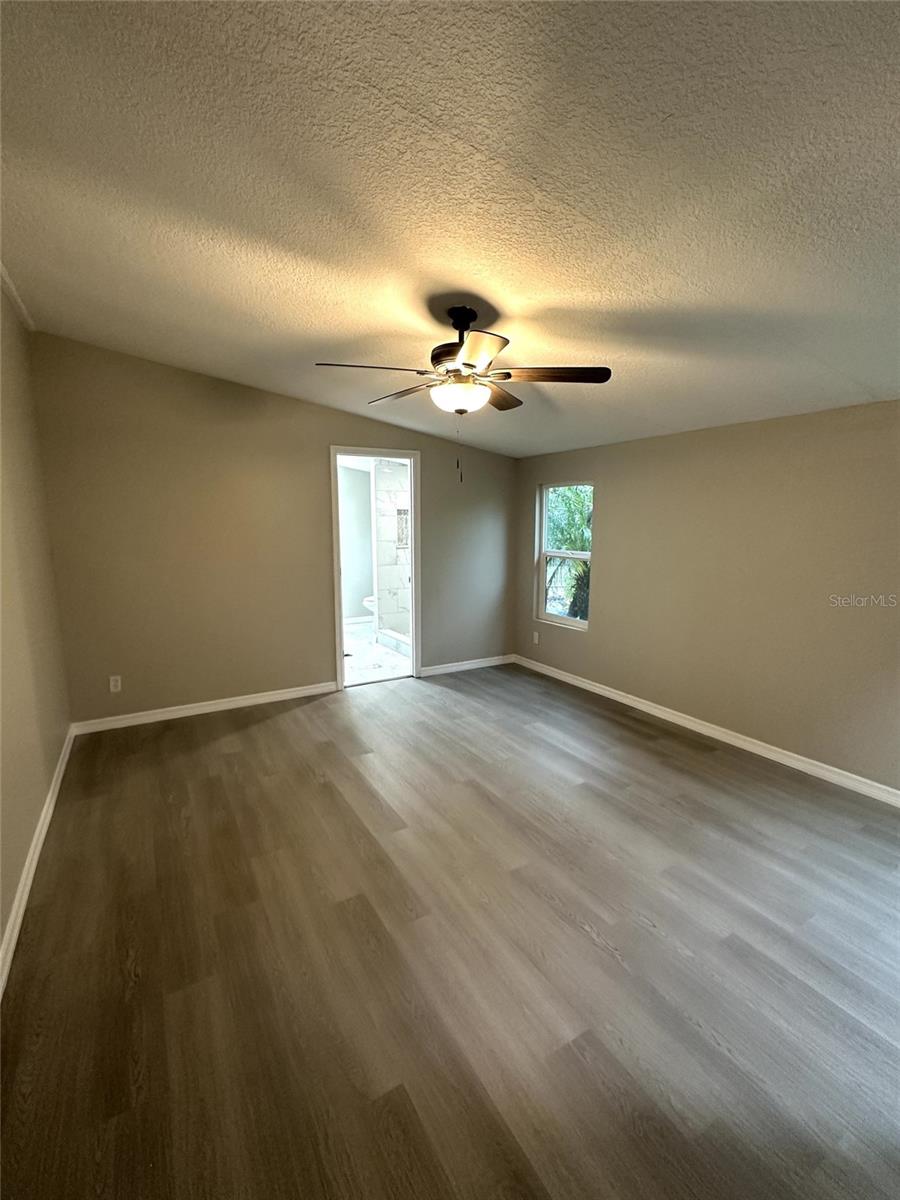 Image 23 of 37 For 26042 Glenwood Drive