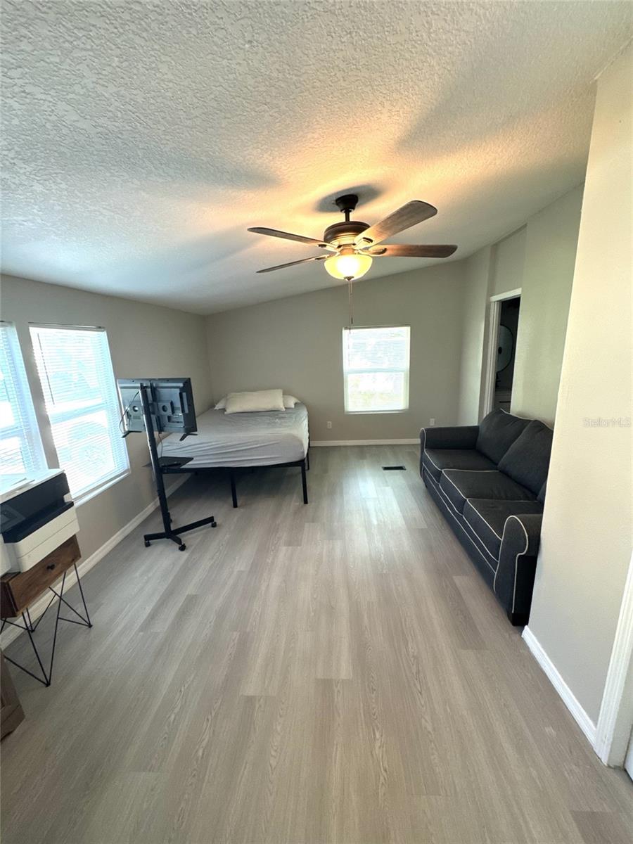 Image 24 of 37 For 26042 Glenwood Drive