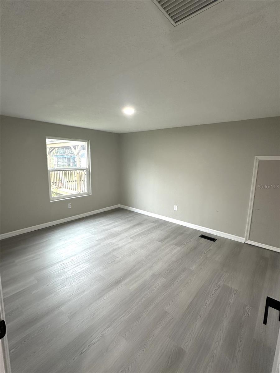 Image 29 of 37 For 26042 Glenwood Drive