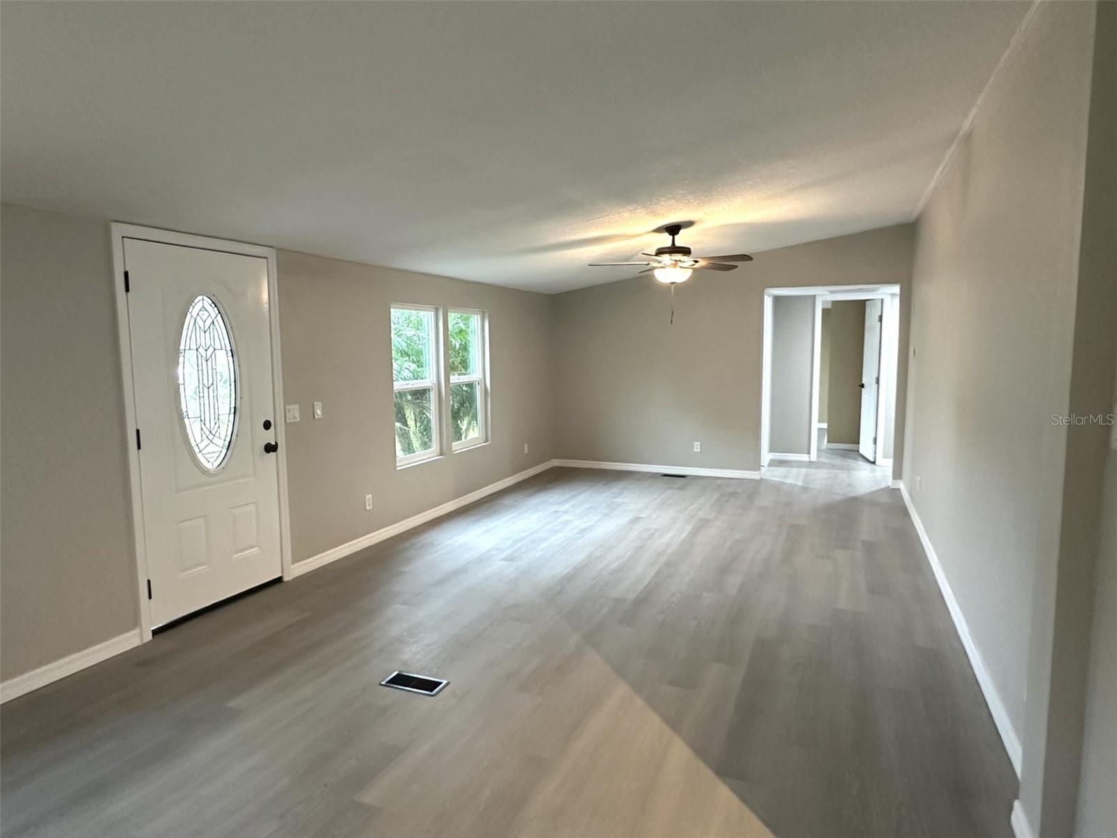 Image 8 of 37 For 26042 Glenwood Drive