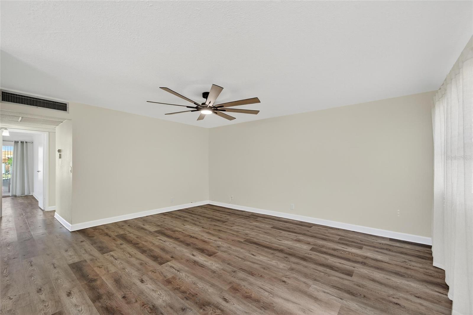 Image 4 of 28 For 1802 Bedford Lane 12