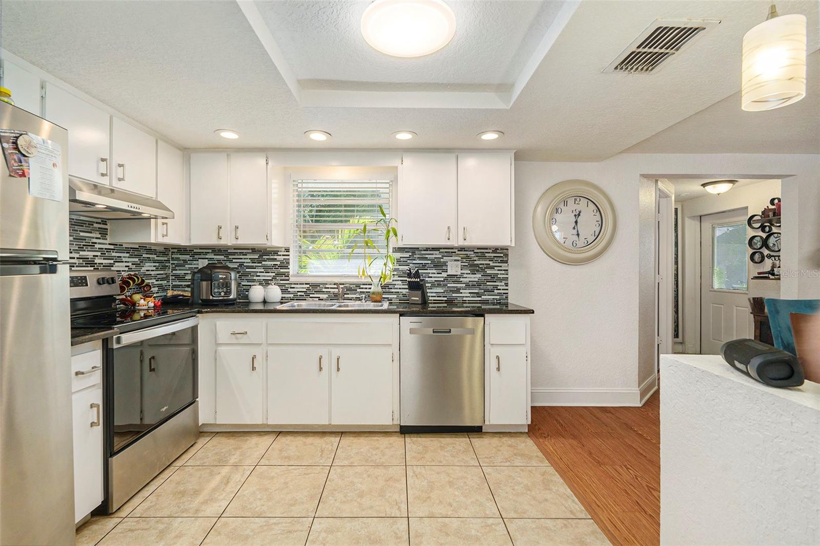 Image 8 of 24 For 6318 Ridge Crest Drive