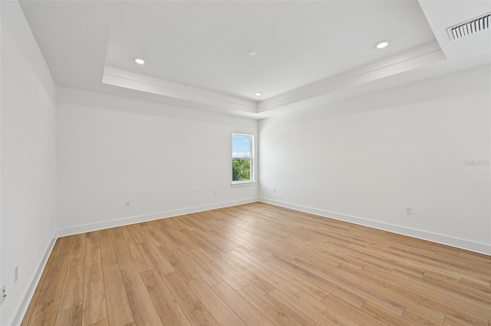 Image 24 of 58 For 8324 Golden Beach Court