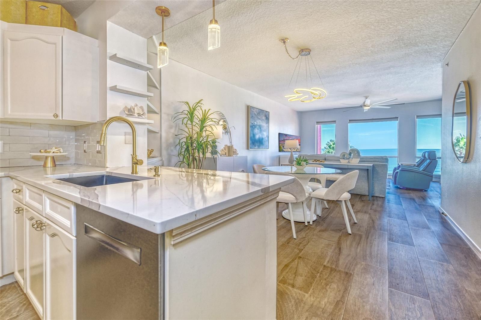 Image 10 of 49 For 16600 Gulf Boulevard 536