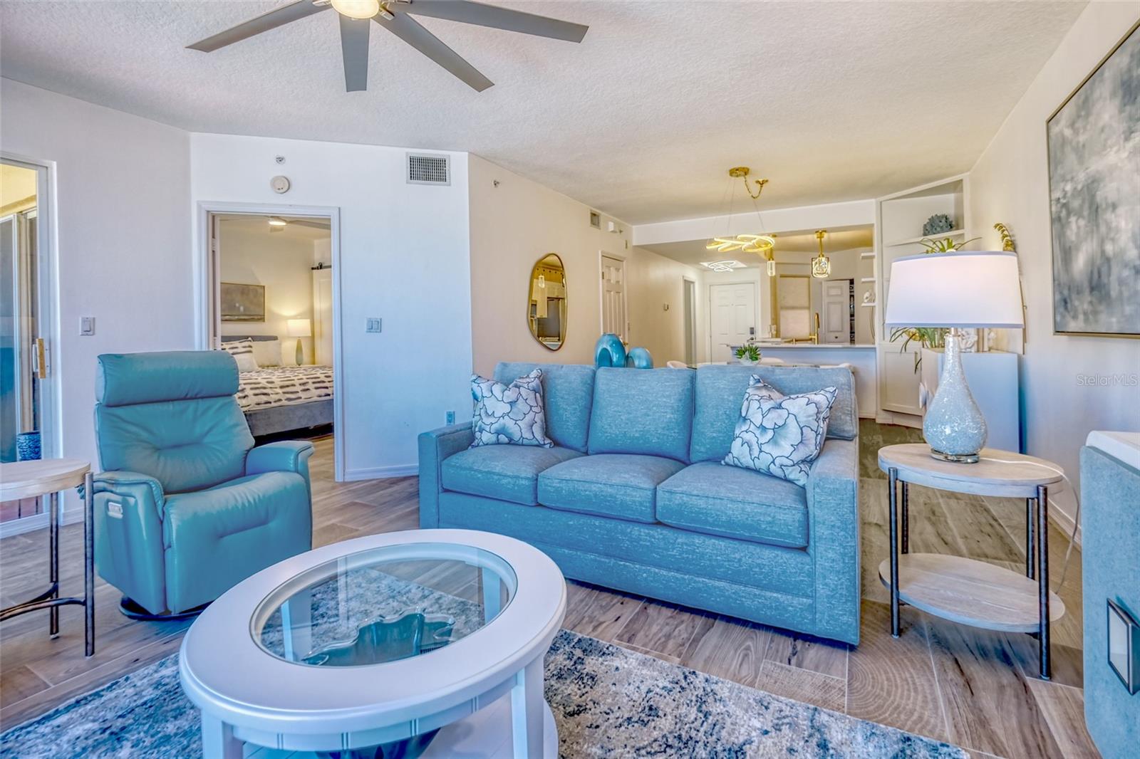 Image 5 of 49 For 16600 Gulf Boulevard 536