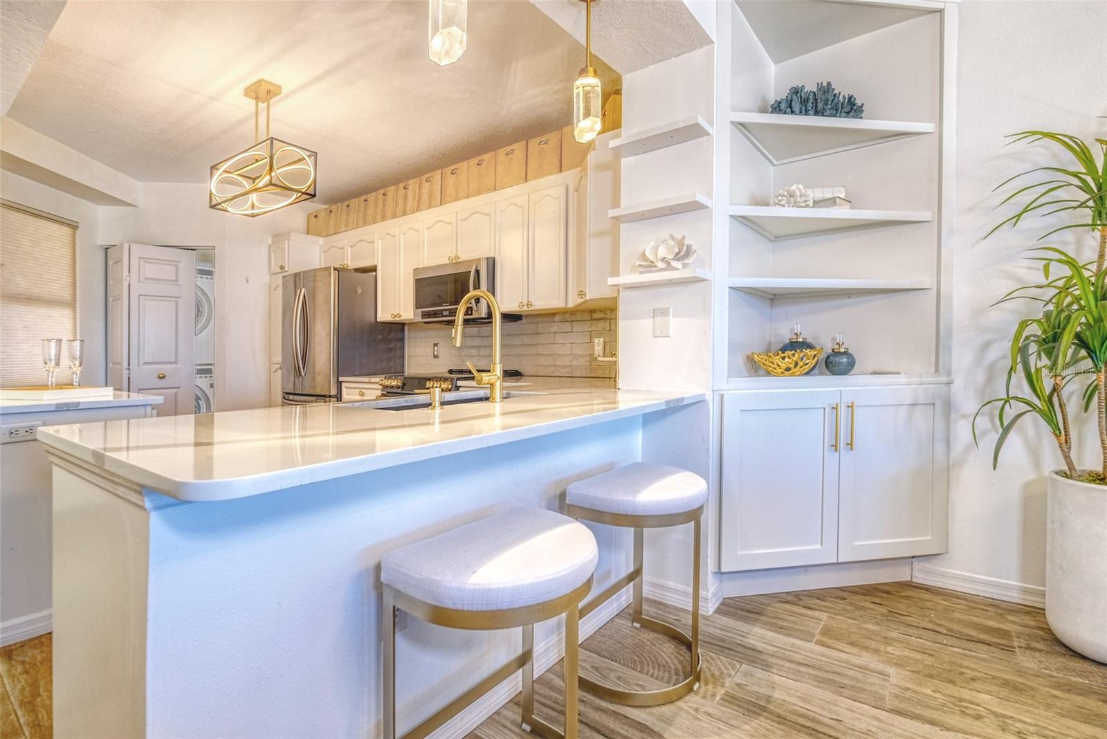 Image 9 of 49 For 16600 Gulf Boulevard 536