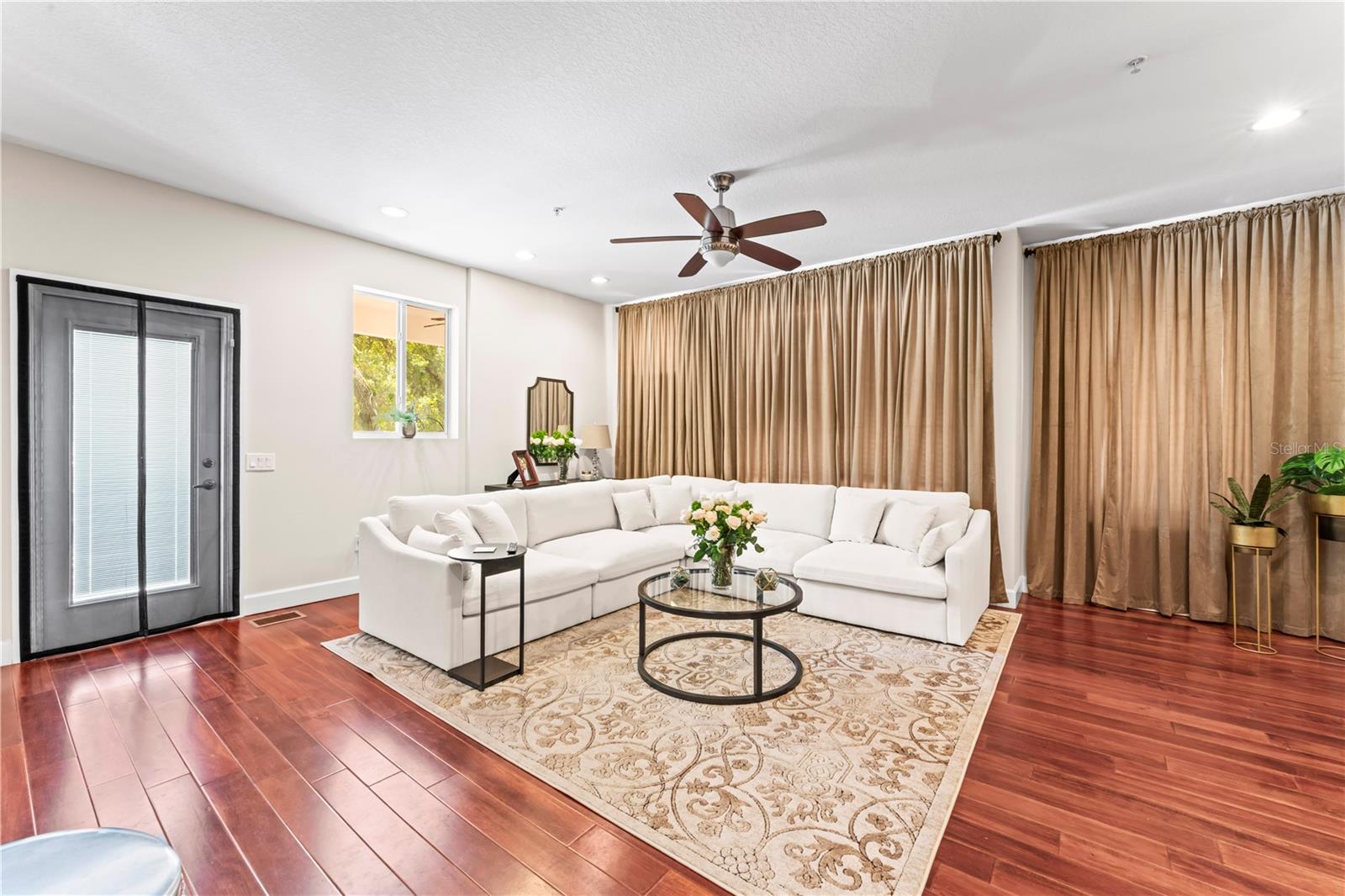 Image 18 of 32 For 113 Newport Avenue 4