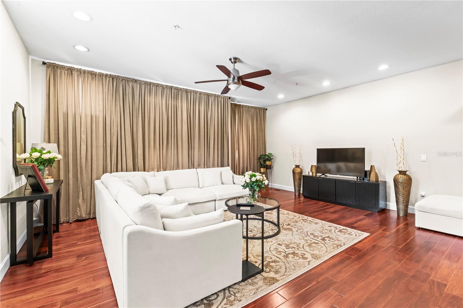 Image 19 of 32 For 113 Newport Avenue 4