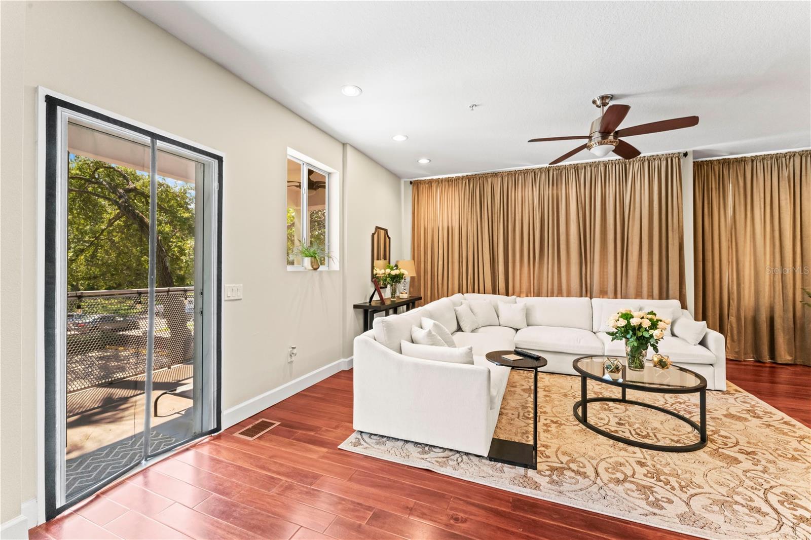 Image 20 of 32 For 113 Newport Avenue 4