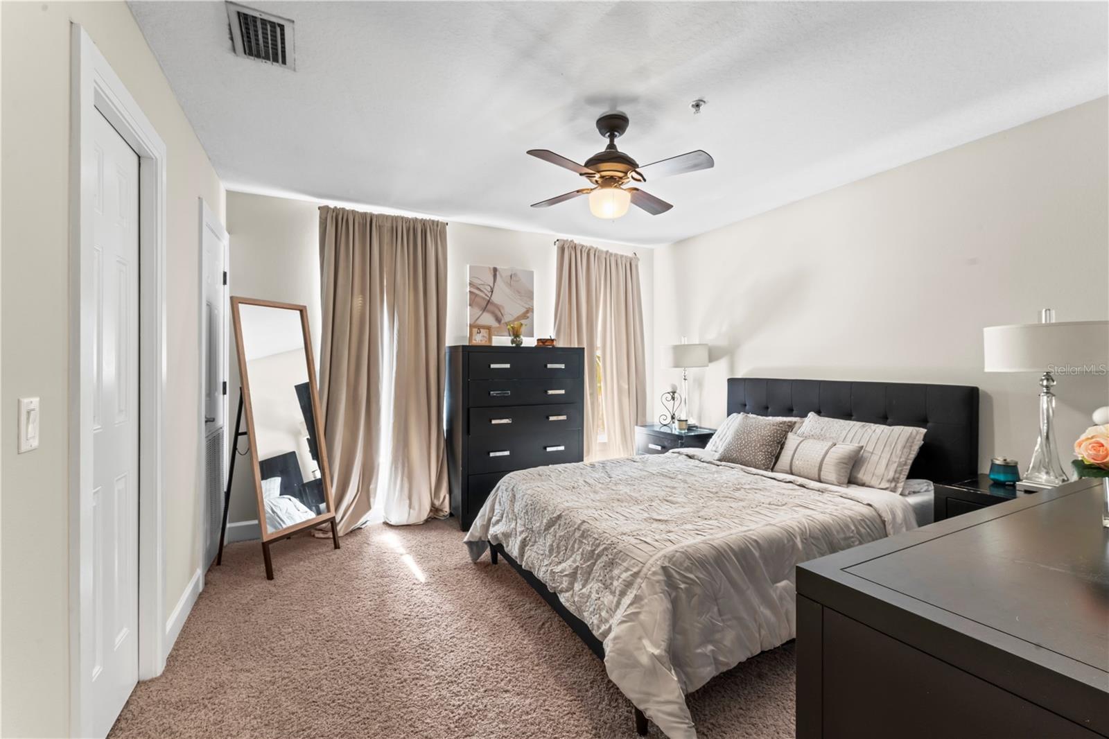 Image 23 of 32 For 113 Newport Avenue 4