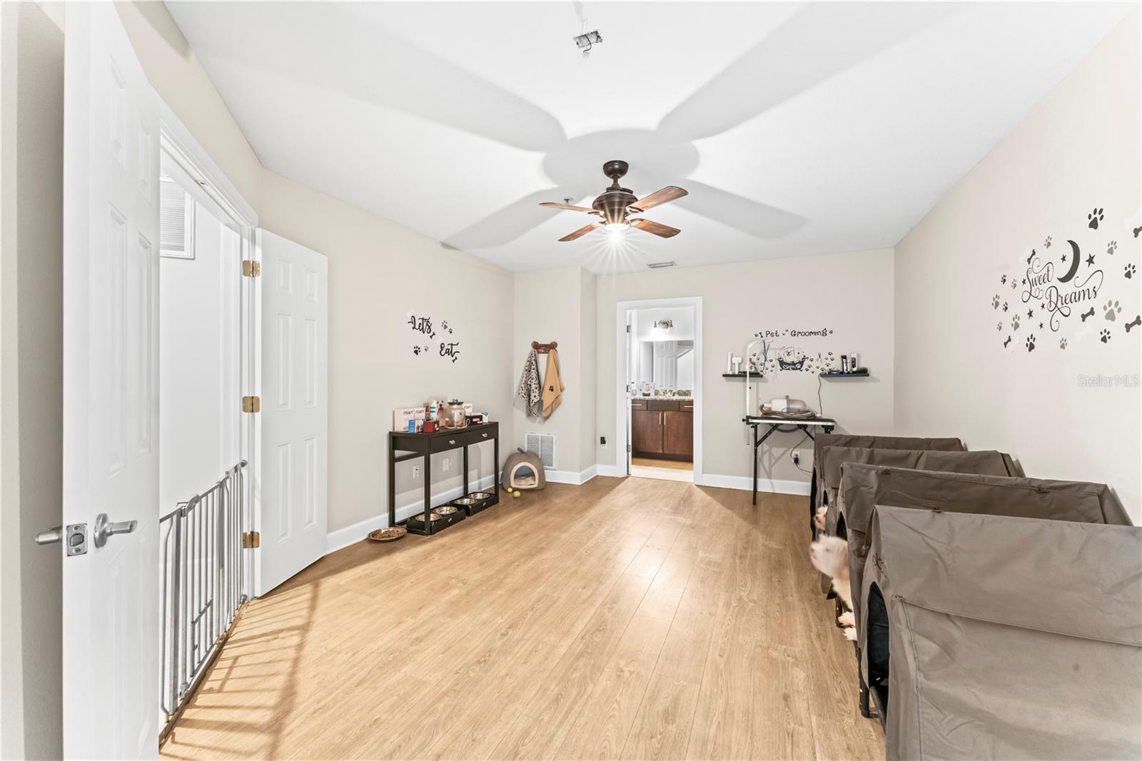 Image 7 of 32 For 113 Newport Avenue 4